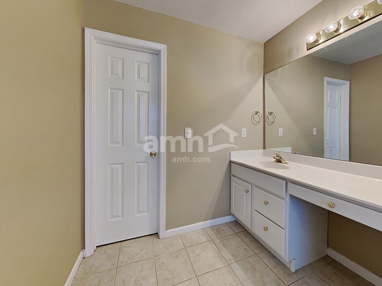 Building Photo - 291 Ivy Manor Dr NW