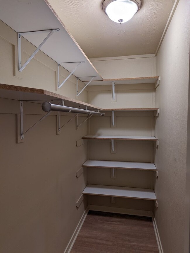 Building Photo - MOUNTAIN HWY E