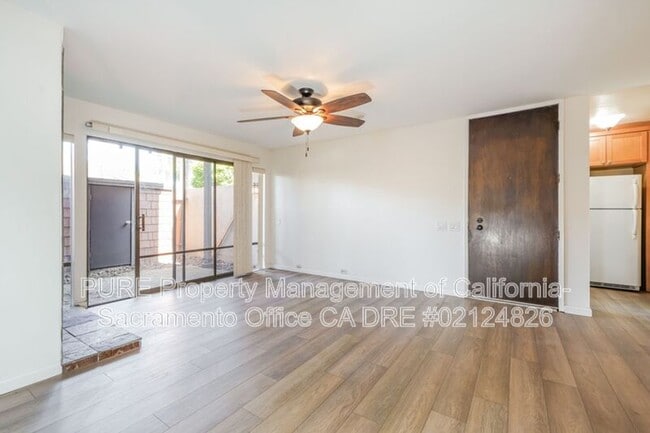 Building Photo - 2229 Woodside Ln