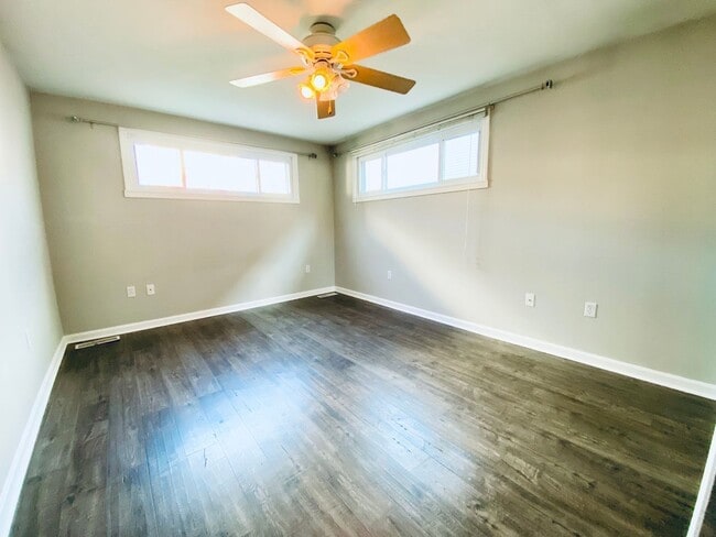 Building Photo - 109 S 13th St