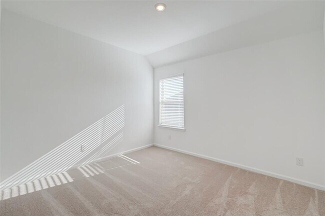 Building Photo - 2223 Rustboro Dr
