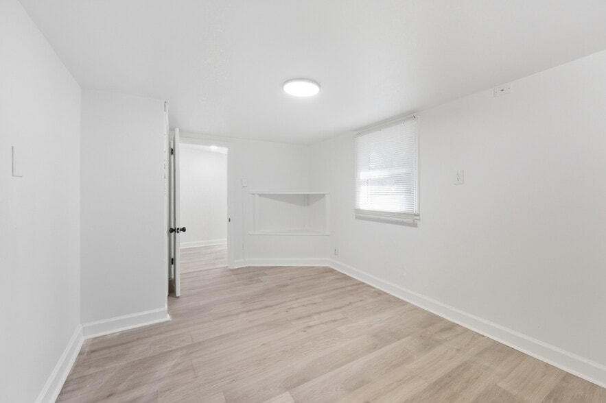 Building Photo - 3192 Oakcliff Rd NW