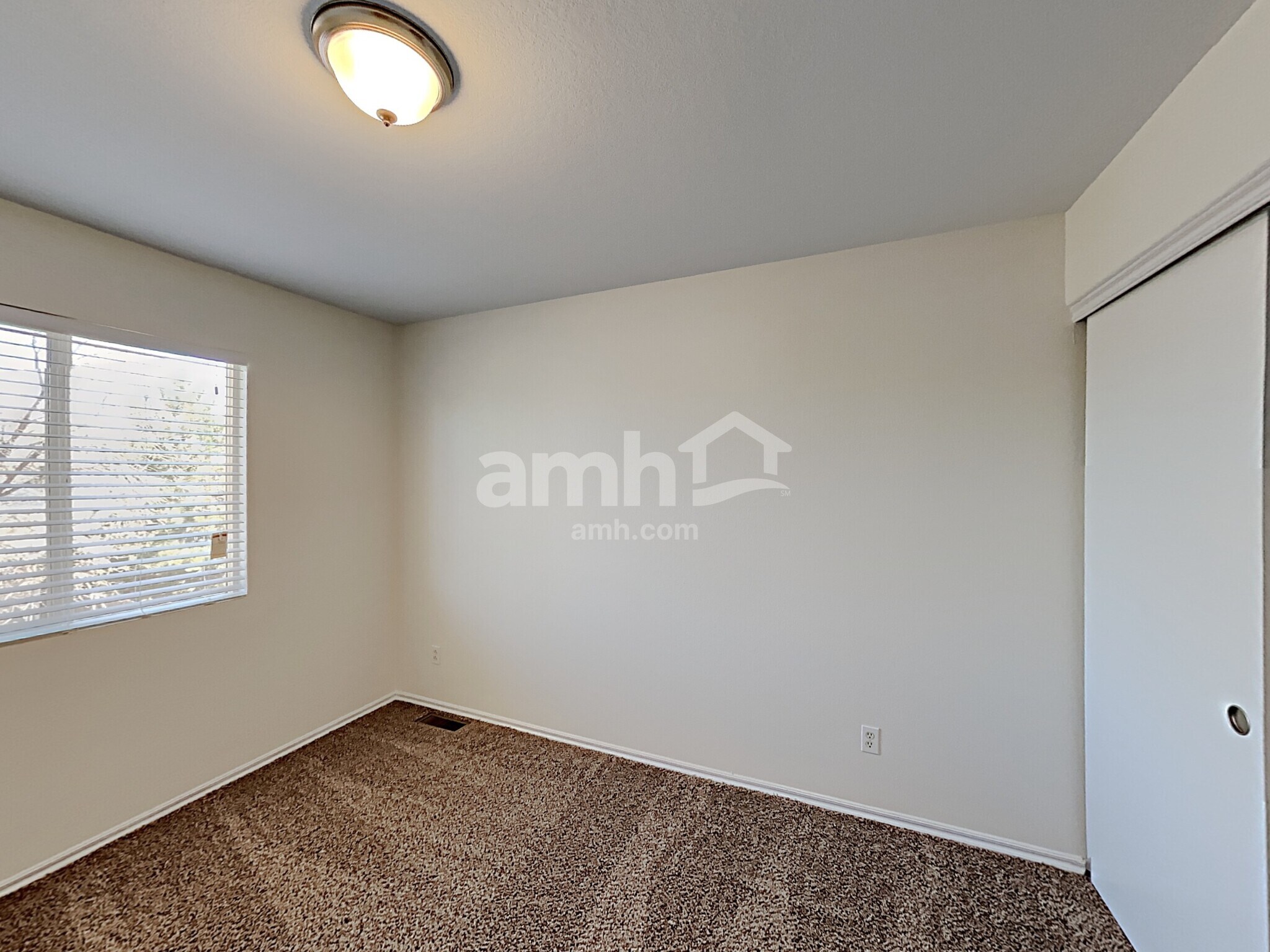 Building Photo - 11762 Elizabeth Cir