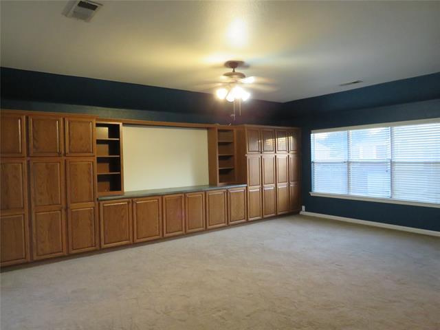 Building Photo - 7585 Ravenhill Dr