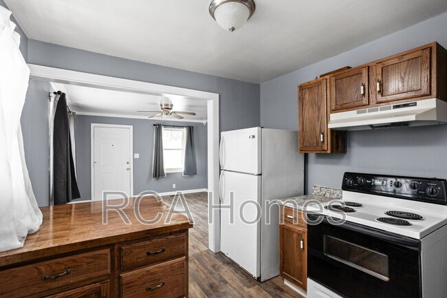 Building Photo - 4537 Crittenden Ave