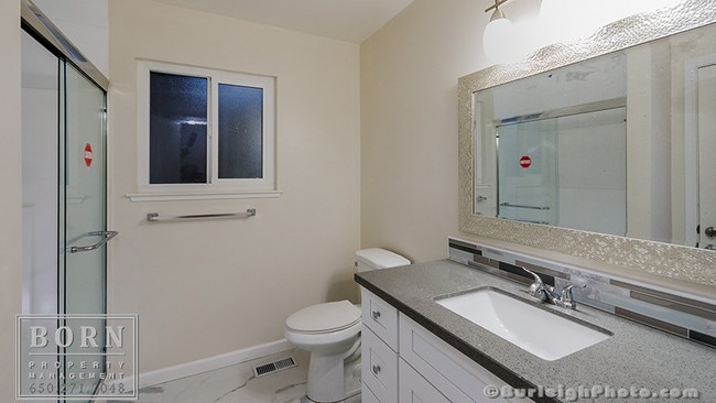 Building Photo - 992 Cleveland St