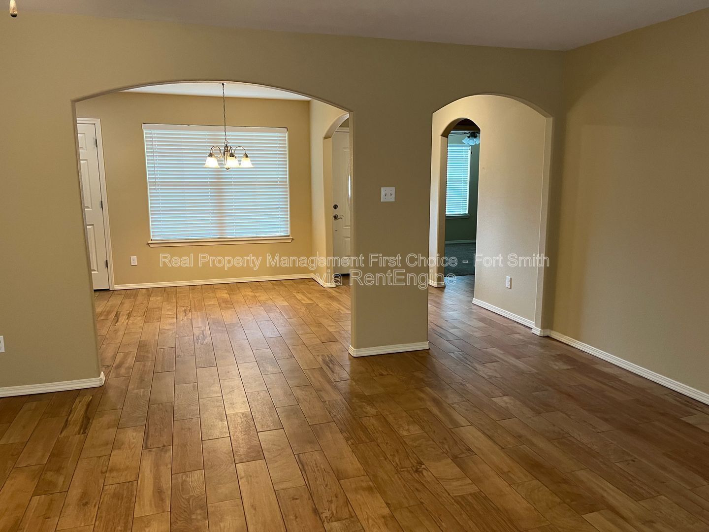 Building Photo - 529 Ridge Point Dr