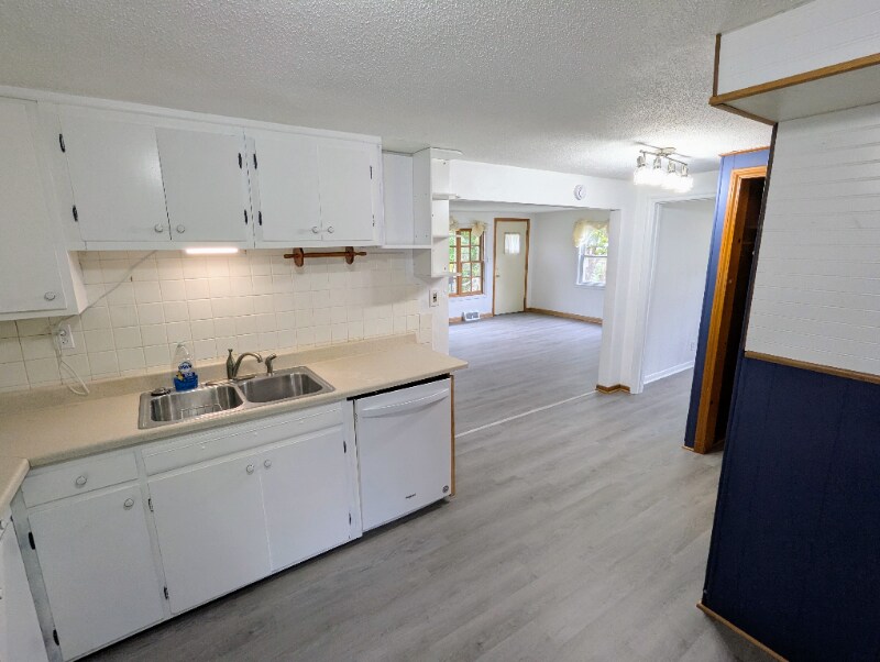 Building Photo - 1810 Midway Dr