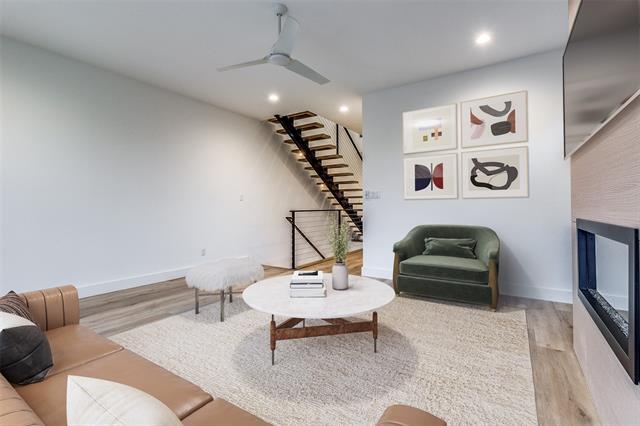 Building Photo - 2315 Hawthorne Ave