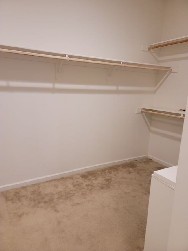 Building Photo - Lodi/Gated Community/Move in Ready