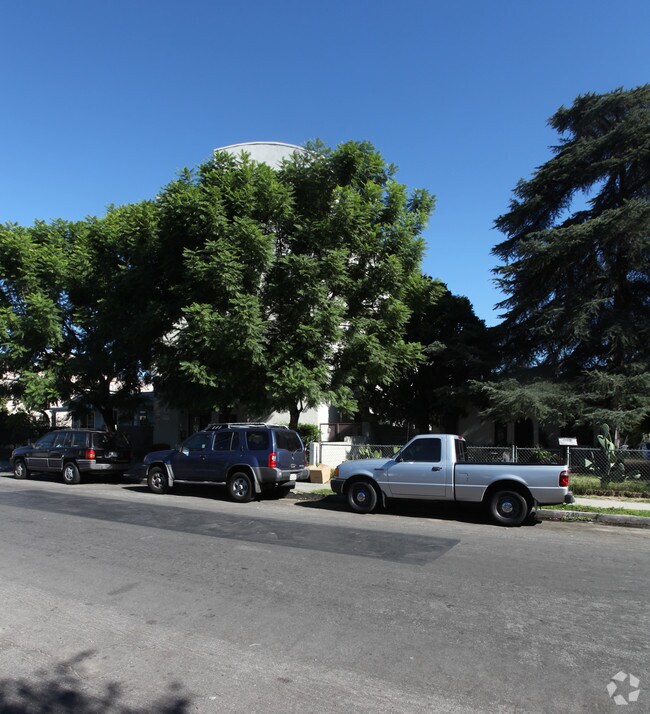 Building Photo - Avenida Terrace