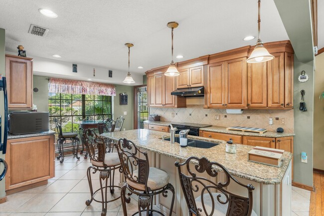 Building Photo - 1341 S Ridge Lake Cir