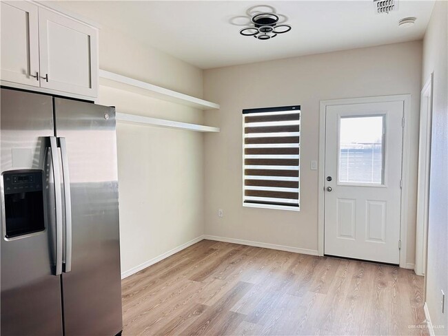 Building Photo - 25 S Kerala Ave