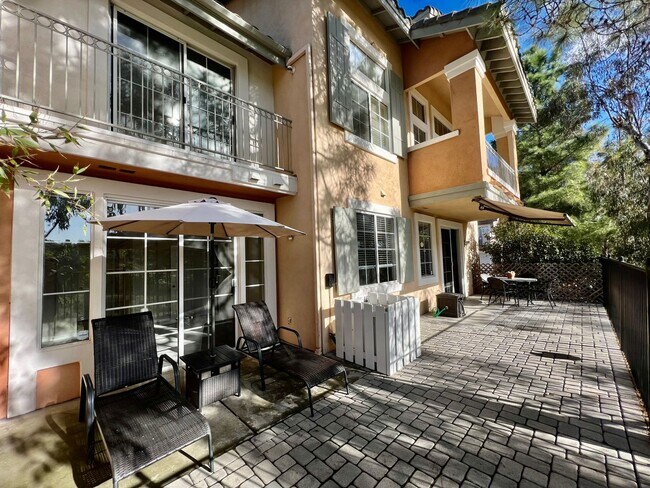 Building Photo - Charming 2B/2BA Condo with Patio and Pool Access in Carmel Mountain