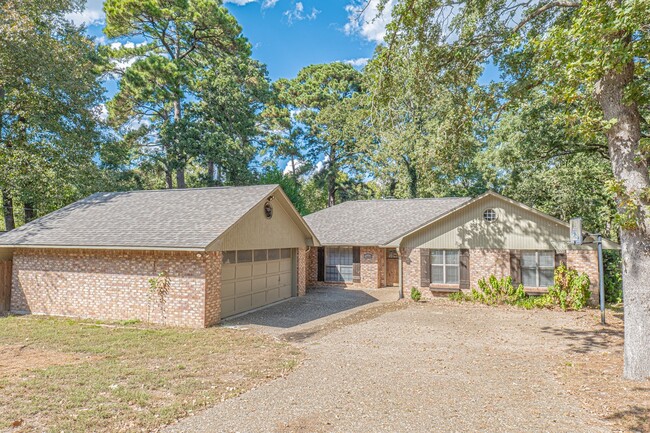 Building Photo - 10926 Mosswood Dr