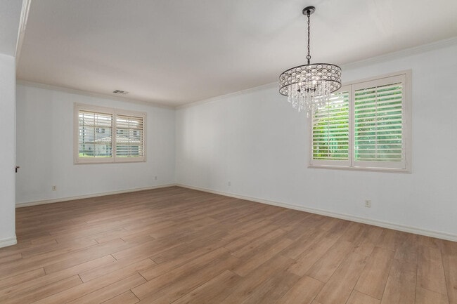 Building Photo - 622 W San Carlos Way