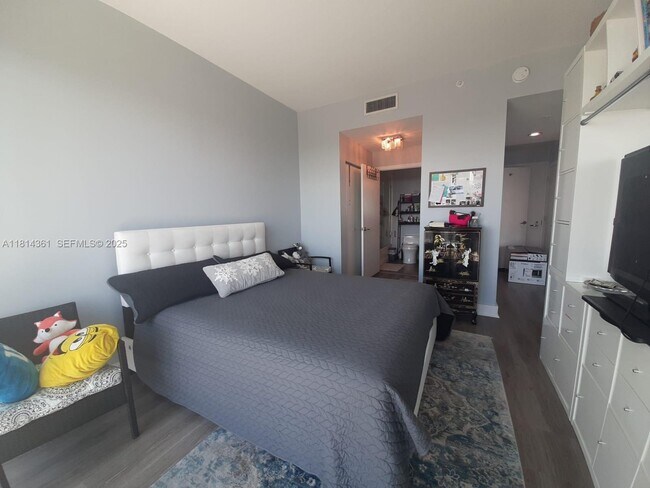 Building Photo - 60 SW 13th St