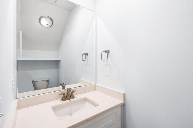 Building Photo - 71 Windrow Way