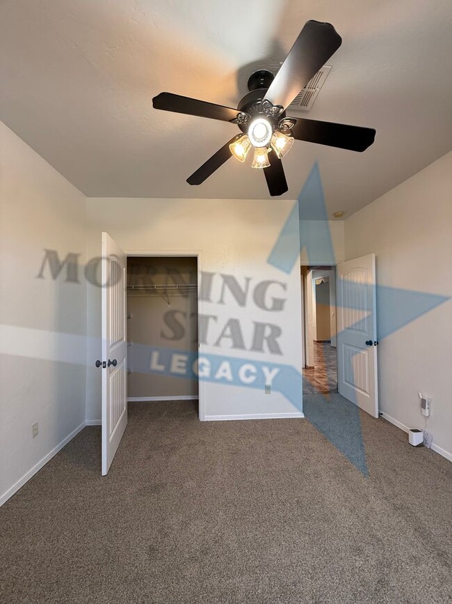 Building Photo - 4-Bedroom Home - New Carpet & Fresh Paint!