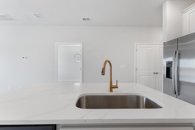 Building Photo - 730 Ebb Tide Rd