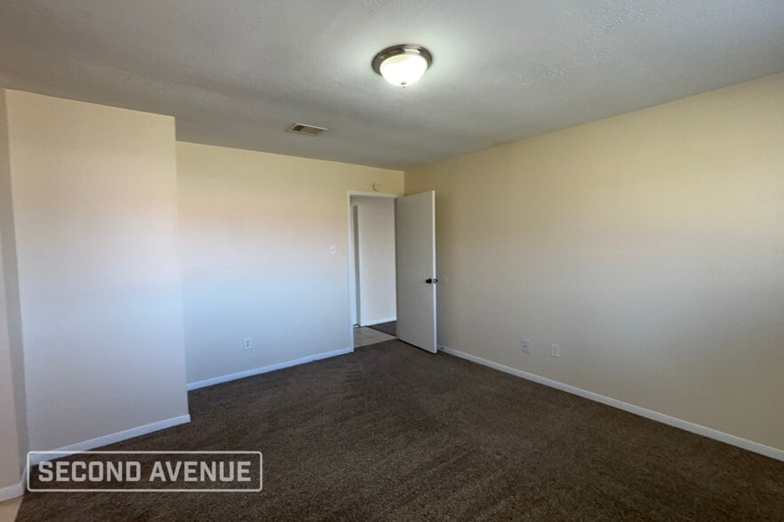 Building Photo - 7706 Waterchase Dr