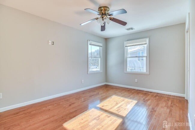 Building Photo - 3 Green Acres Ave