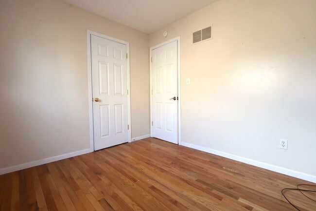 Building Photo - Charming 3-Bed, 2-Bath Home with 2 Car Garage & Covered Patio