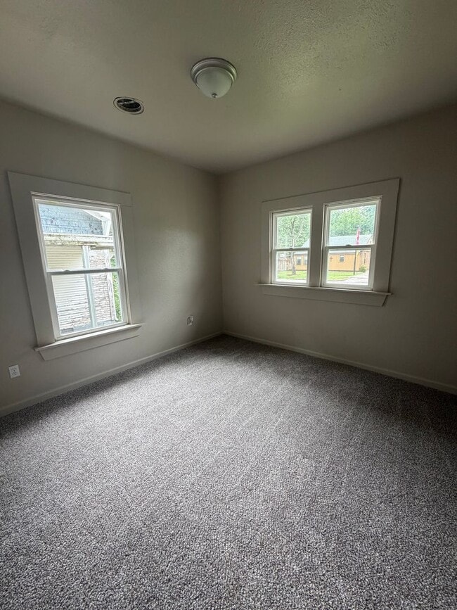 Building Photo - 3 Bedroom 1 Bath Home for RENT