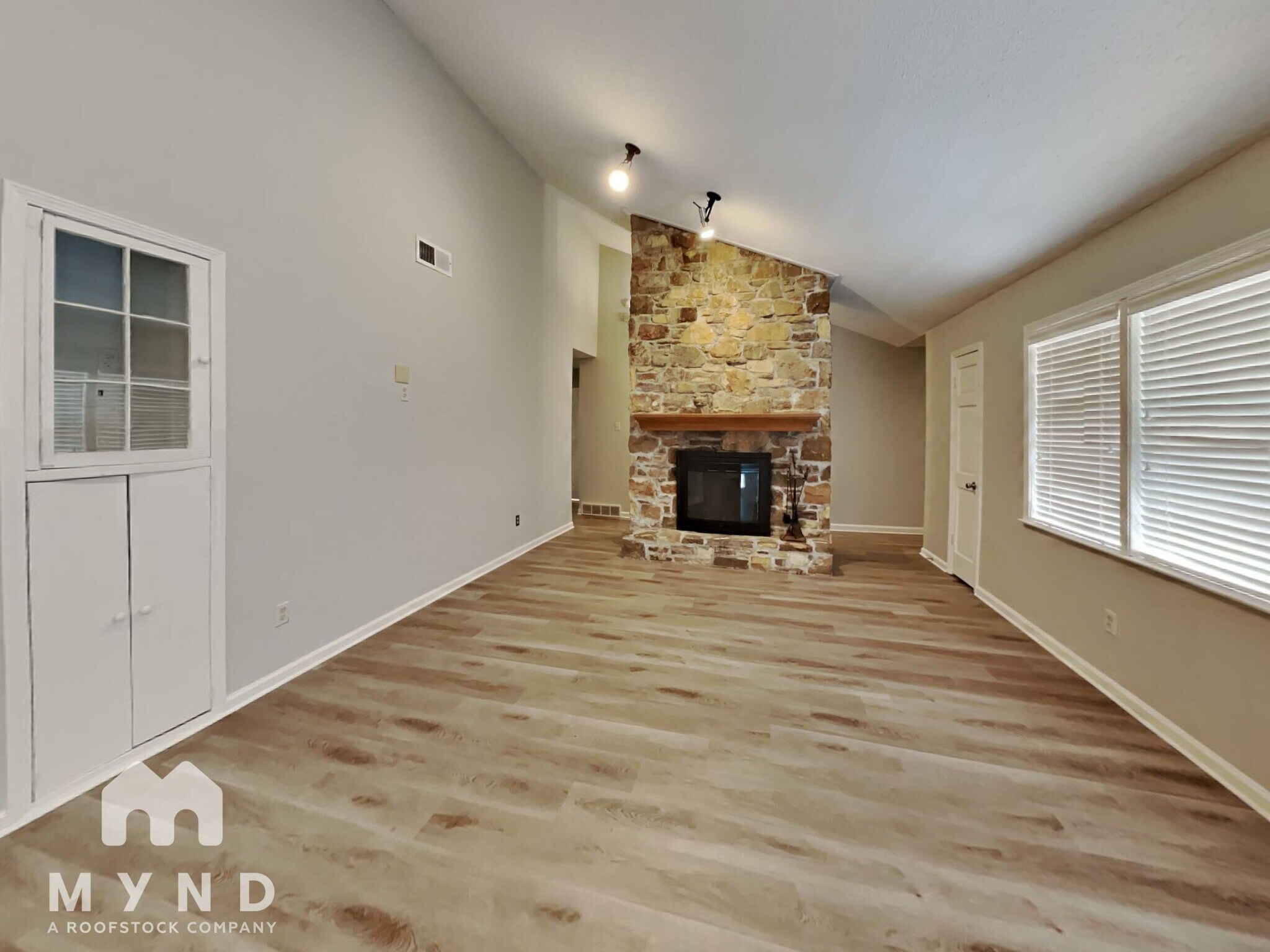 Building Photo - 2506 Cardigan Dr