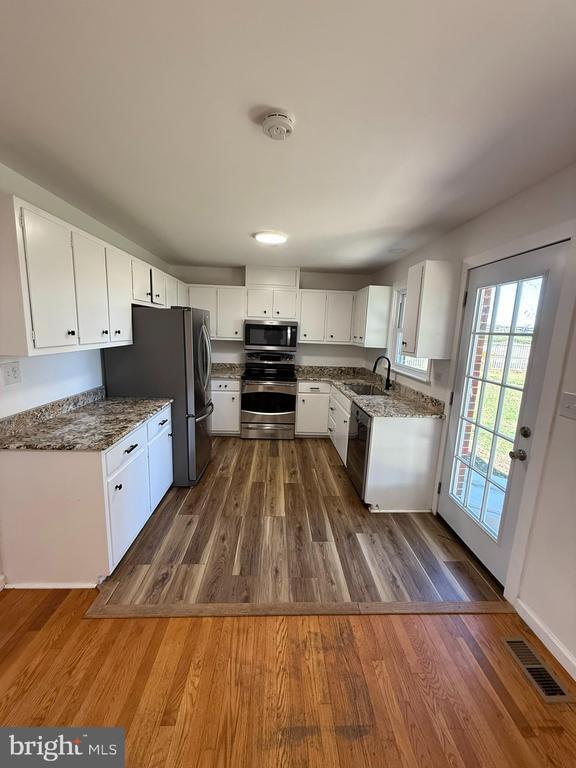 Building Photo - 8787 Hickory Hill