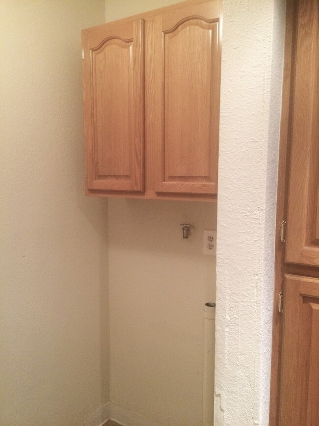 Building Photo - Riverside - 3 Bedroom Condo in Springbrook...