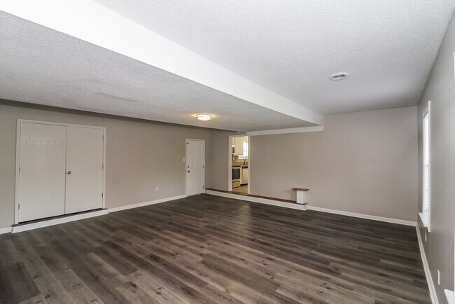 Building Photo - 967 Hawkview Dr