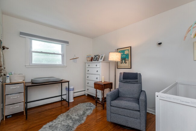 Building Photo - 17 Rhynus Rd