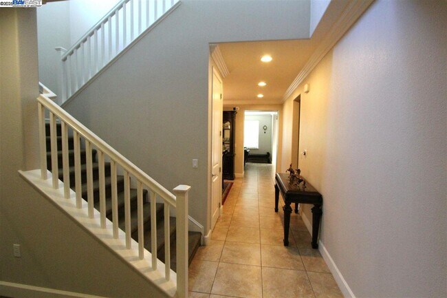 Building Photo - 5199 Salerno Dr