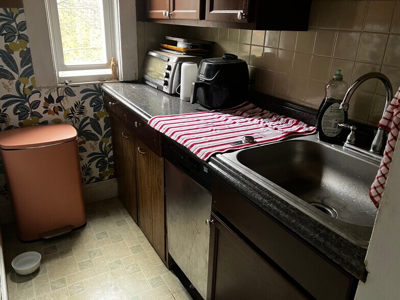 Building Photo - 377 Highland Ave