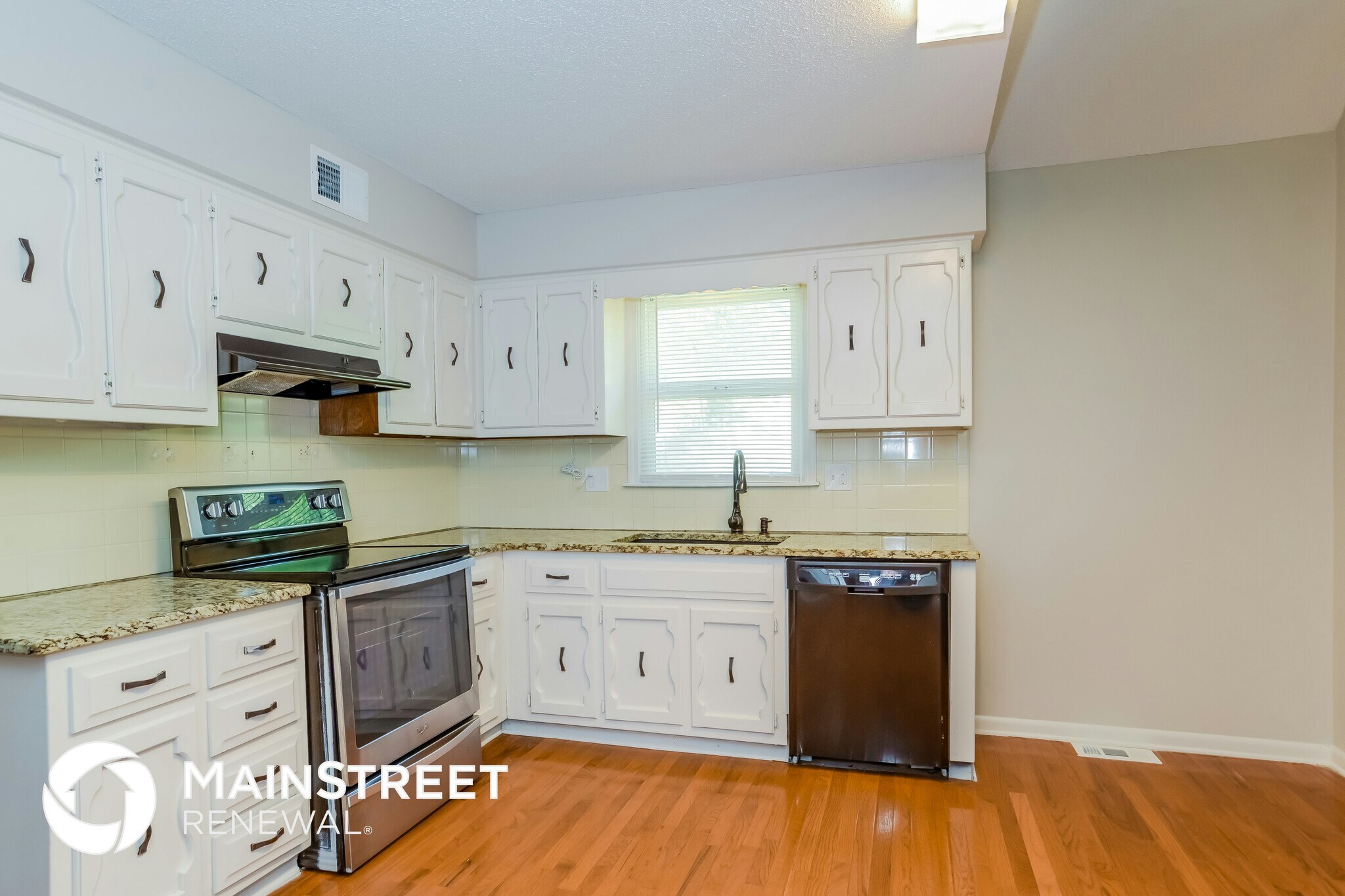 Building Photo - 14516 S Village Dr