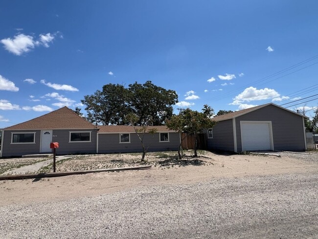 Building Photo - Renovated House for Rent in Fallon
