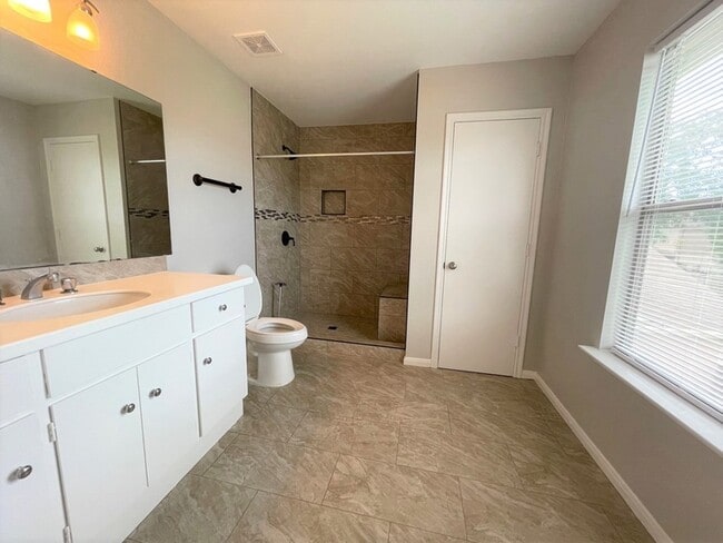 Building Photo - 15406 Bay Lodge Ln