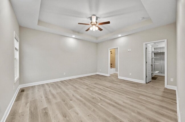 Building Photo - 1112 Andover Dr
