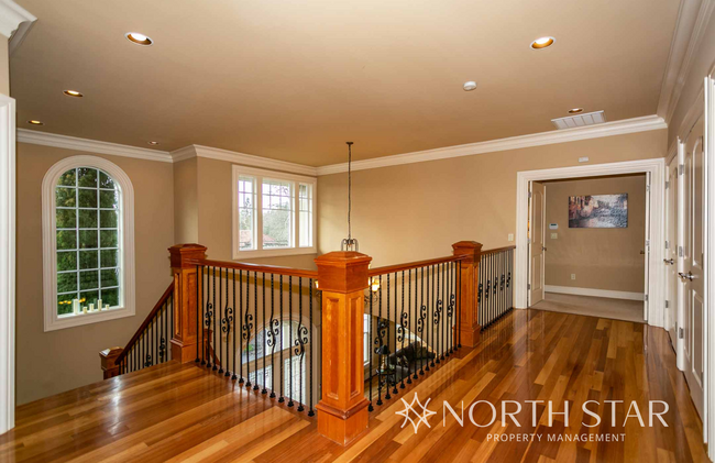 Building Photo - Stunning Home in Hidden Creek