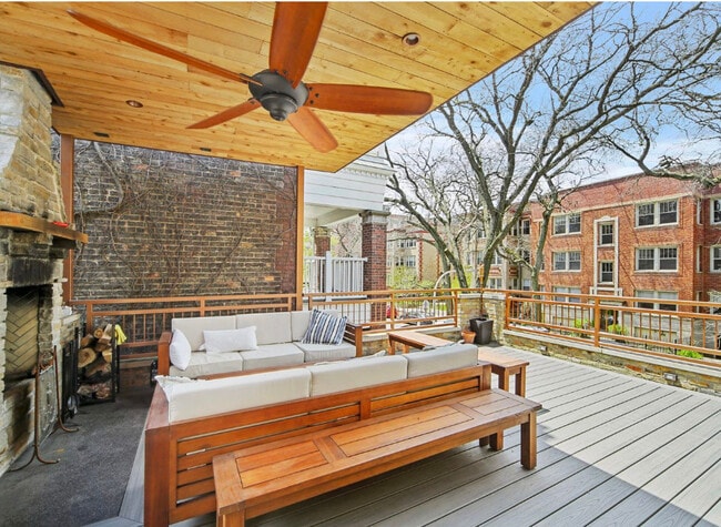 Building Photo - 1067 W Balmoral Ave