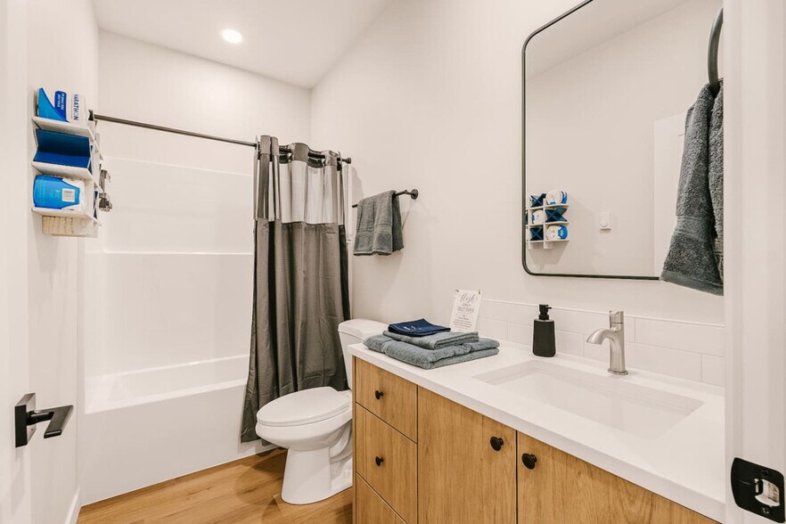 Building Photo - 3202 NW Division St