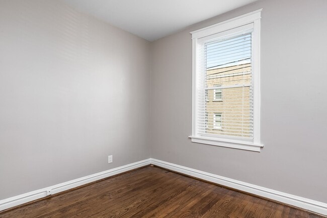 Building Photo - 4914 Tholozan Ave