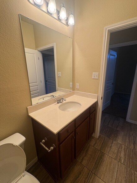 Building Photo - 1107 Rhodactis Dr