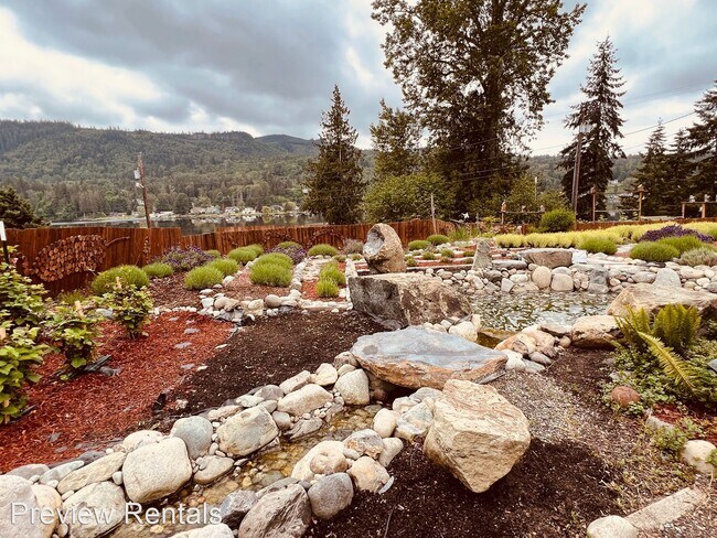 Building Photo - 2 br, 1 bath House - 23871 N. Westview Rd