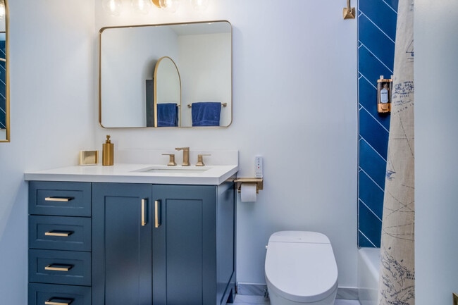 Building Photo - 184 Grand Ave