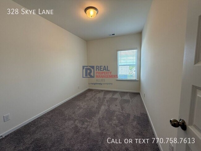 Building Photo - 328 Skye Ln