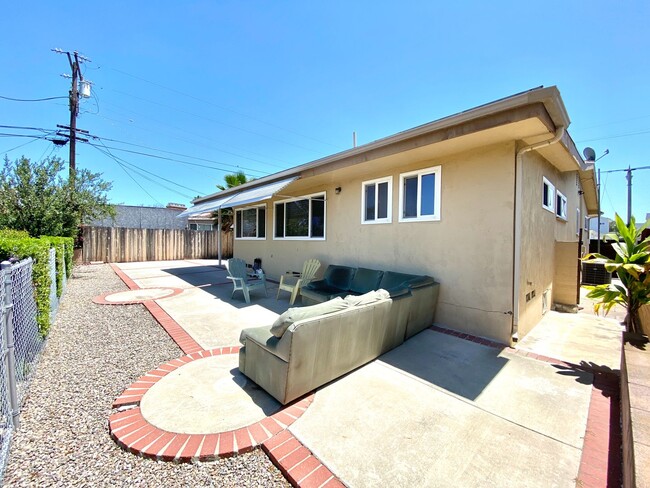 Building Photo - Great Patio Space w/ Canyon Views!!