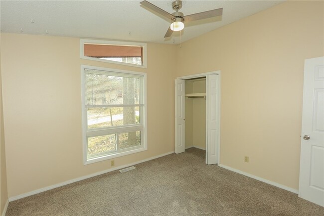 Building Photo - 39 Sheneman Dr