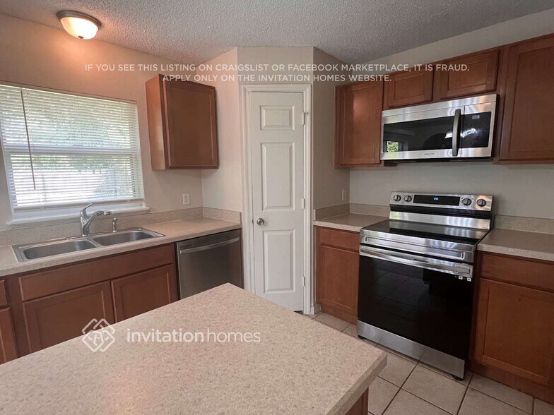 Building Photo - 14715 Tully Woods Ct